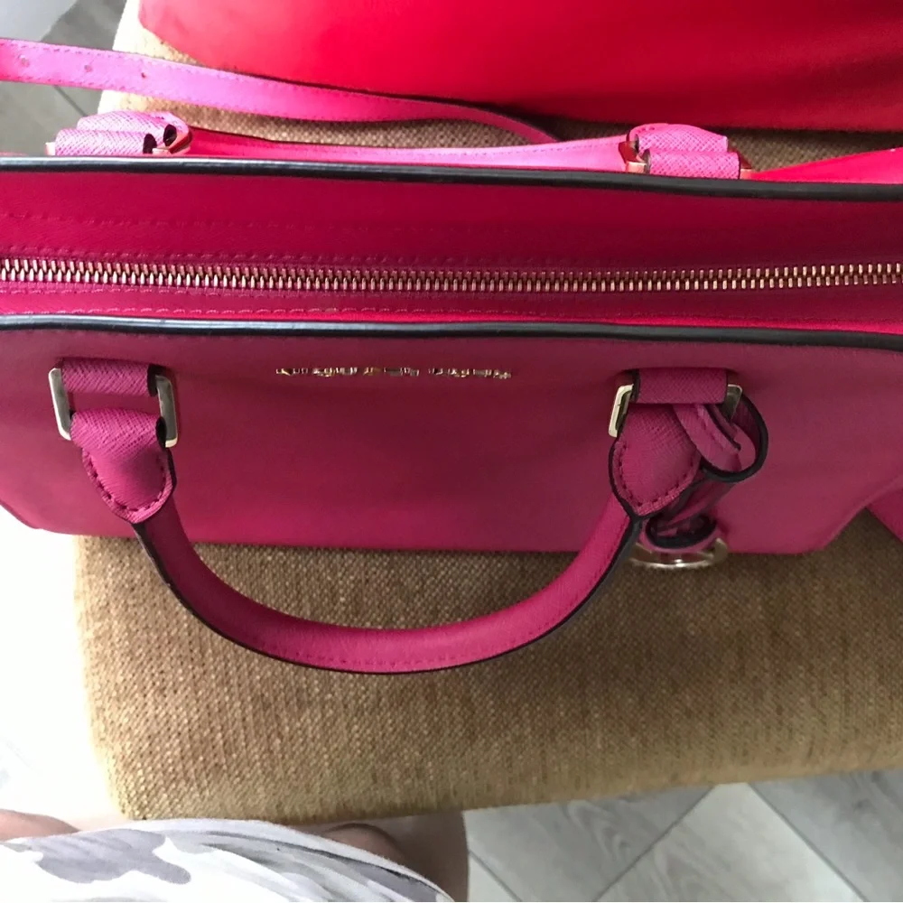 MICHAEL KORS HANDBAG WITH CROSSBODY STRAP   EUC
